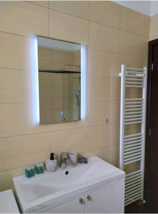 Stylish -Modern Apartment Heart Of Marousi Атина Екстериор снимка